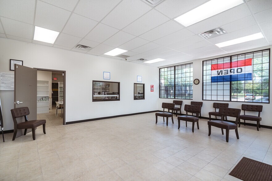 More Photos Of 1919 Wirt Rd, Houston Freestanding For Lease