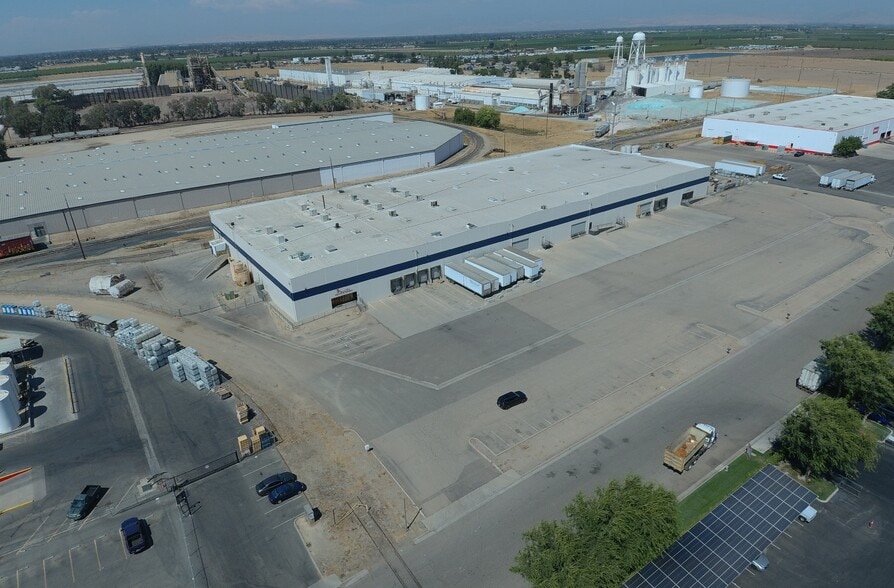 Primary Photo Of 3630 E Wawona Ave, Fresno Warehouse For Lease