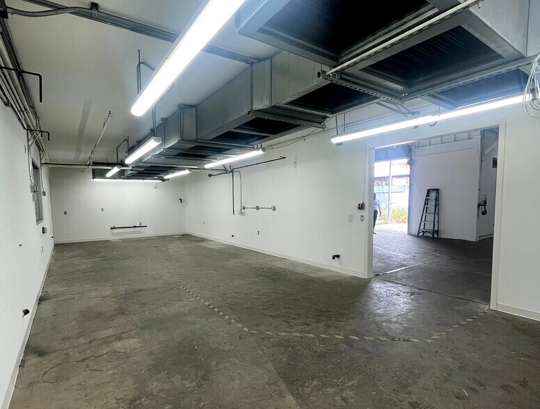 More Photos Of 3045 E 11th St, Los Angeles Warehouse For Lease