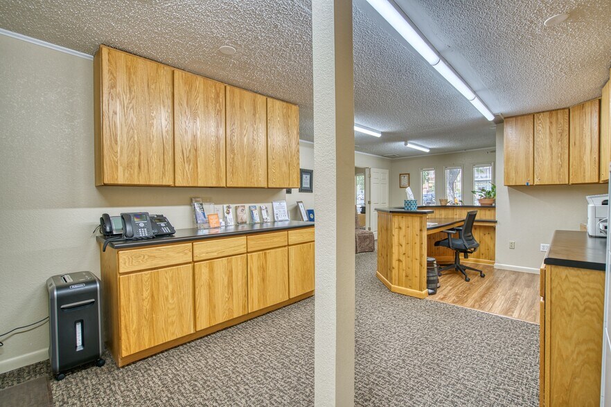 More Photos Of 420 Kimbark St, Longmont Office For Lease
