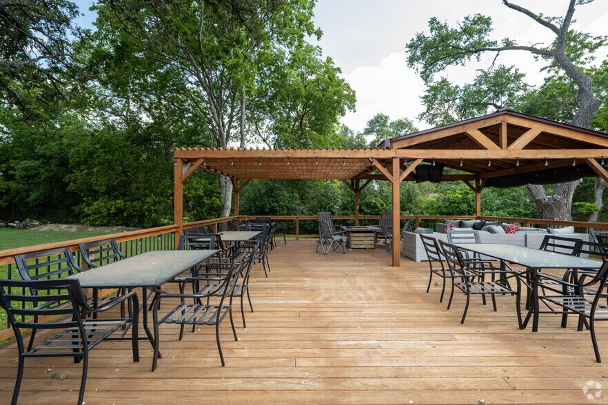 More Photos Of 1206 W Slaughter Ln, Austin Office For Lease