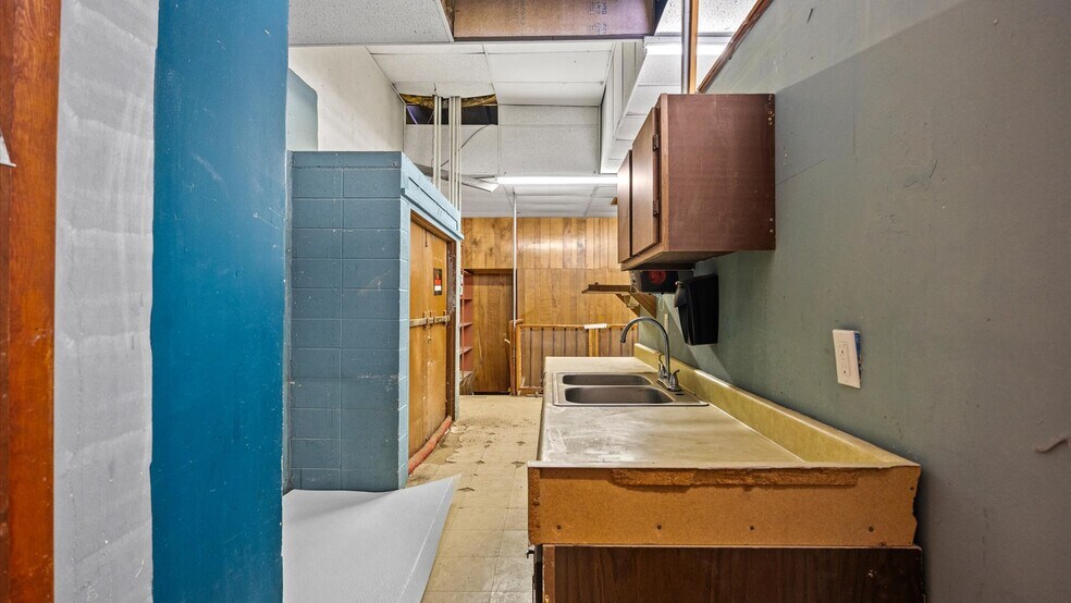 More Photos Of 461 Grand Ave, Grand Junction Freestanding For Sale