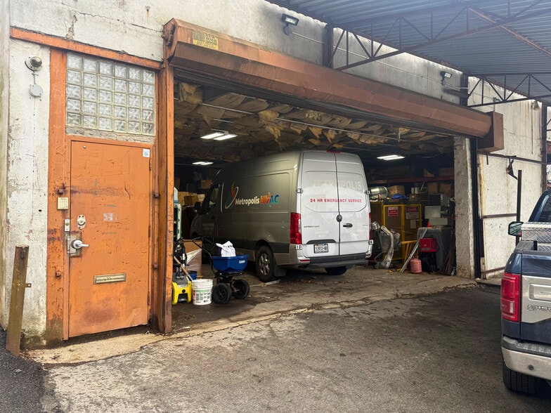 More Photos Of 229 S Waverly St, Yonkers Manufacturing For Sale