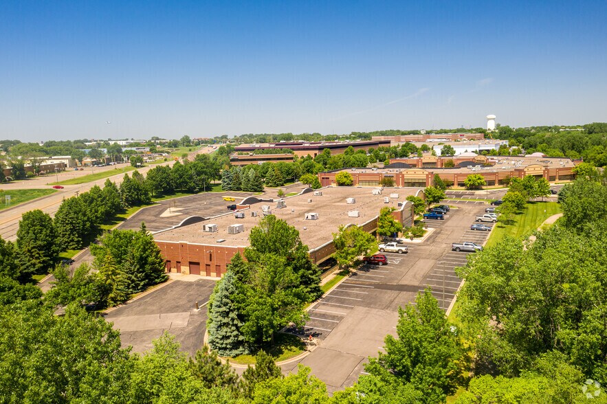 More Photos Of 2770 Blue Water Rd, Eagan Office For Sale