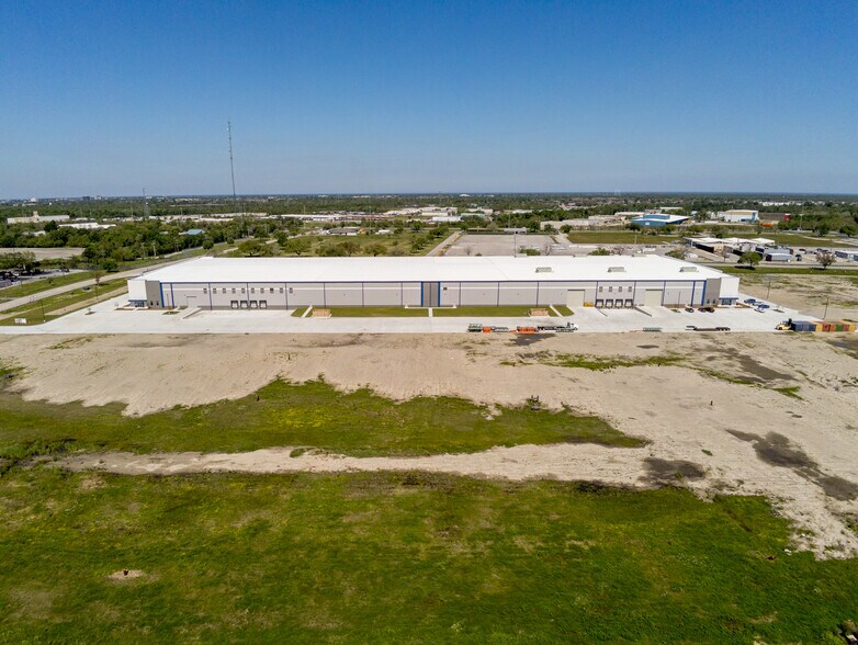 More Photos Of Michoud Facility Rd, New Orleans Distribution For Lease