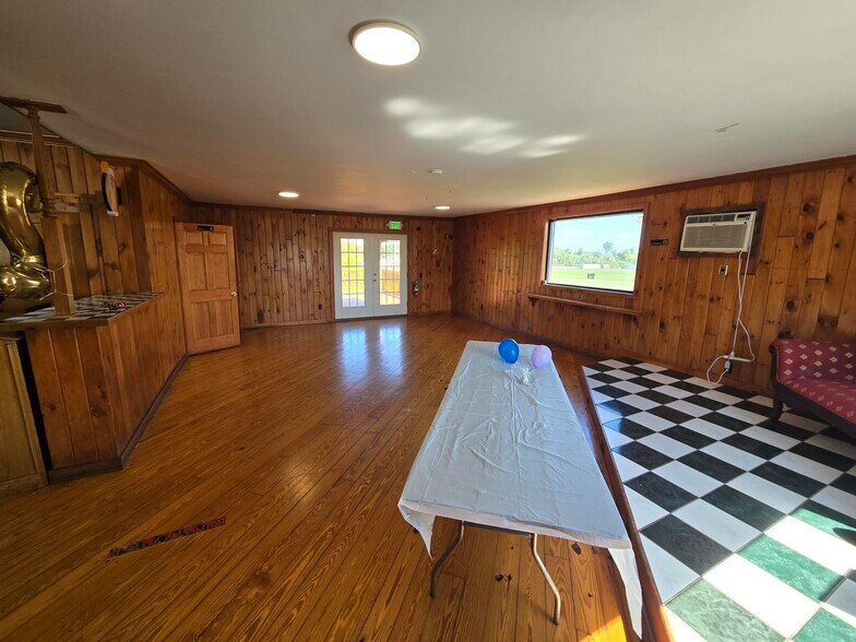 More Photos Of 5571 State Route 5, Vernon Restaurant For Sale