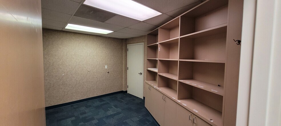 More Photos Of 11709 Lorain Ave, Cleveland Medical For Lease