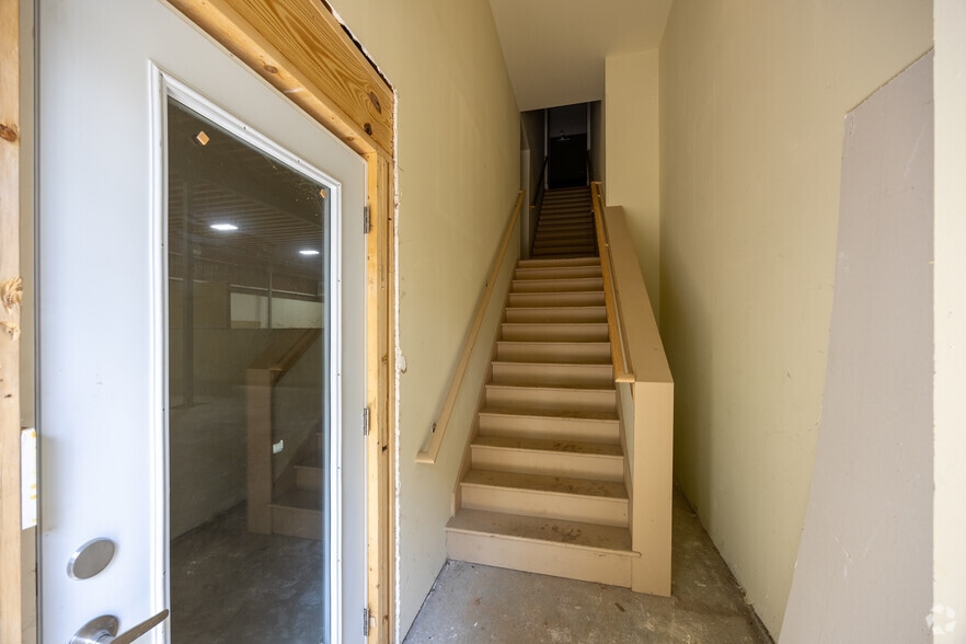 More Photos Of 123 W Main St, Buford General Retail For Sale