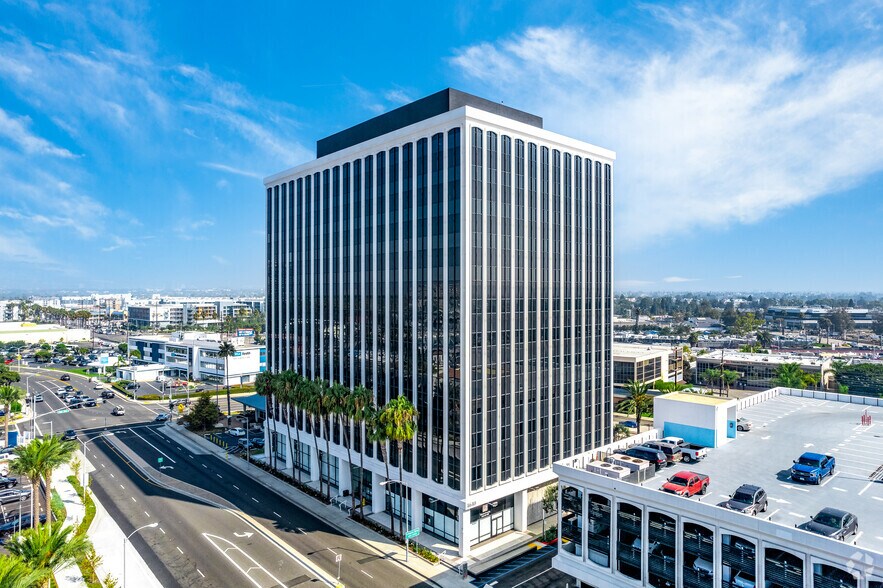 More Photos Of 4640 Admiralty Way, Marina Del Rey Office For Lease
