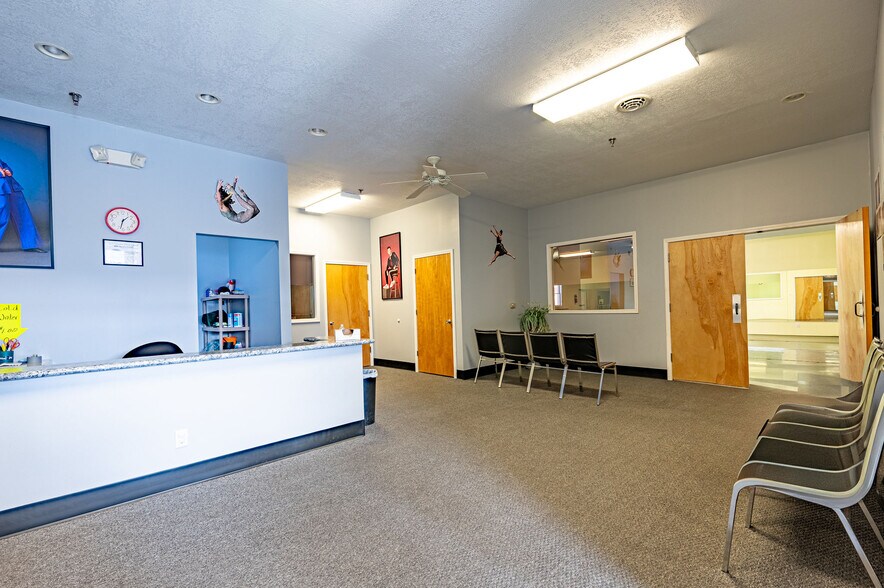 More Photos Of 1366 S Wabash St, Wabash Office For Sale