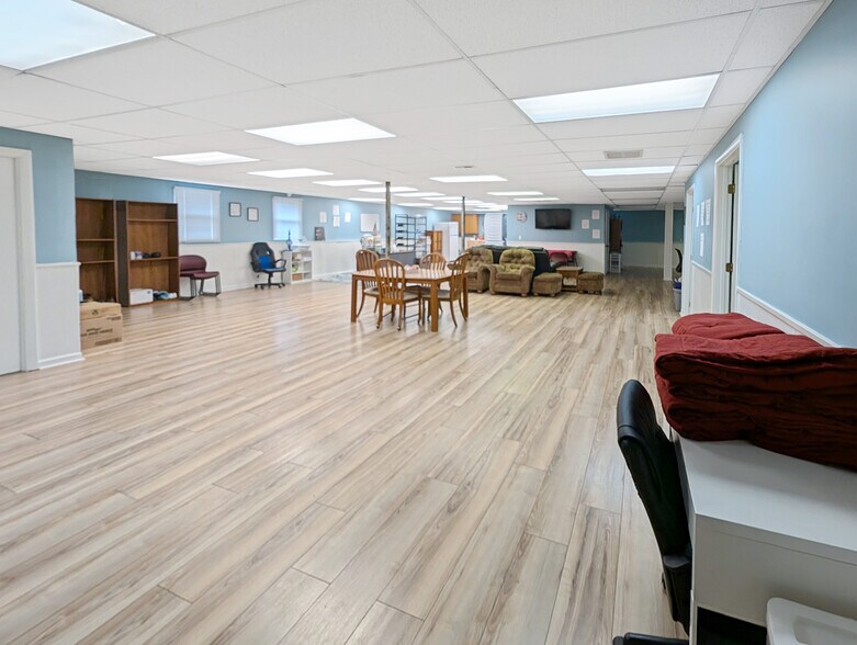 More Photos Of 250 Alhambra Ave, Frankfort Medical For Lease