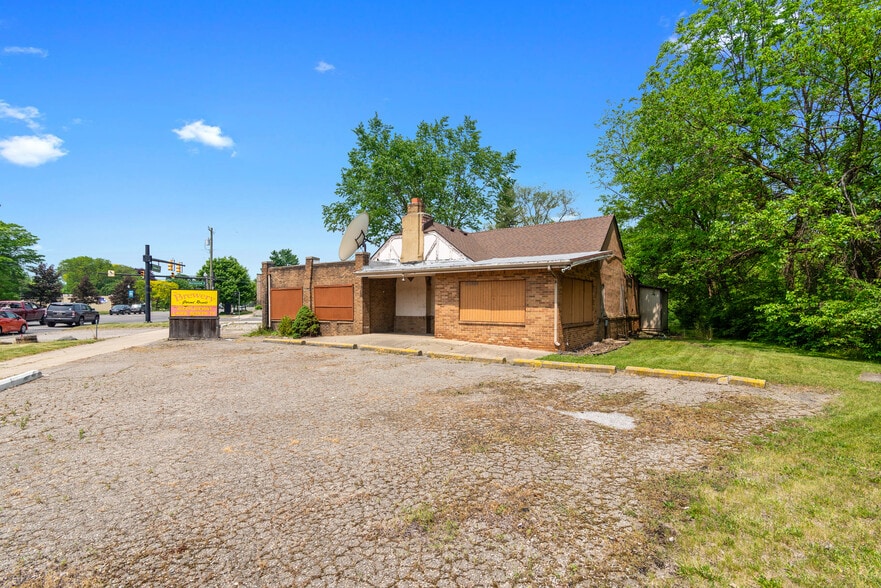 More Photos Of 21090 Goddard Rd, Taylor General Retail For Sale