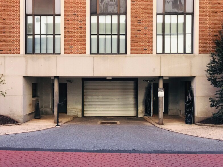 More Photos Of 202 N Duke St, Lancaster Office For Sale