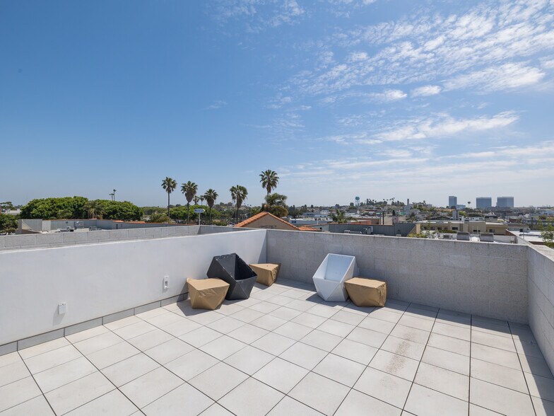 More Photos Of 208 Main St, El Segundo Loft Creative Space For Sale