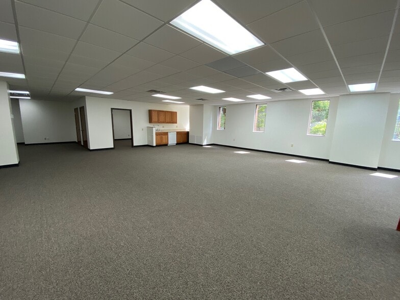 More Photos Of 12166 Old Big Bend Rd, Kirkwood Office For Lease
