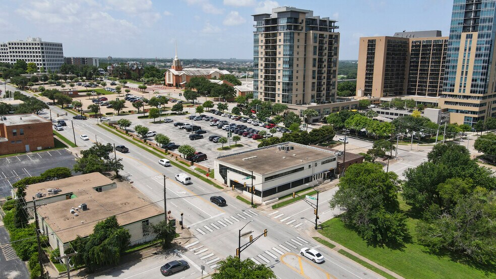 More Photos Of 900 Summit Ave, Fort Worth Office For Lease