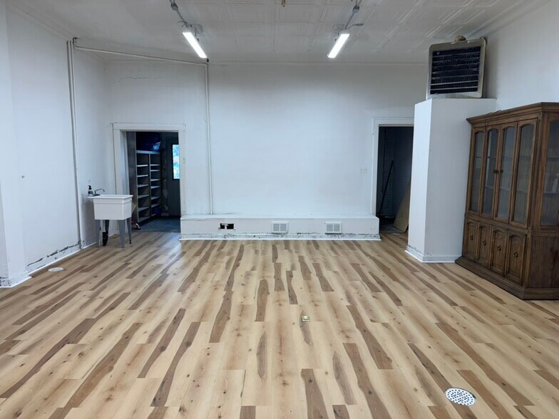 More Photos Of 435 Cavitt Ave, Trafford Storefront Retail Residential For Lease