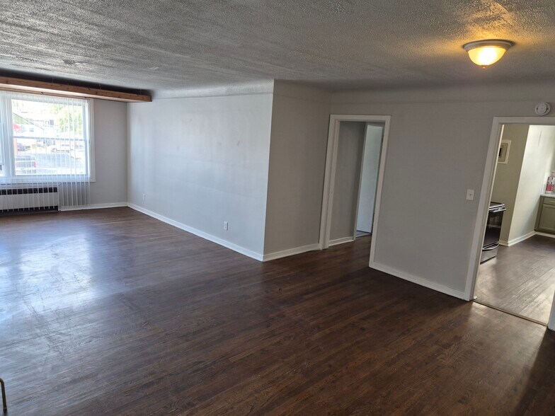 More Photos Of 20934 Van Dyke Ave, Warren Storefront Retail Residential For Sale