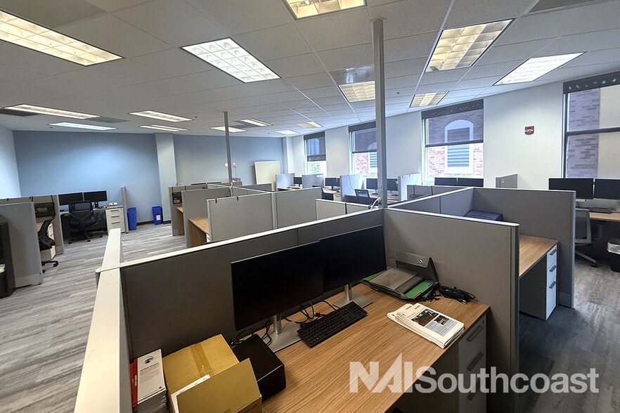 More Photos Of 10451 SW Village Center Dr, Port Saint Lucie Unknown For Lease