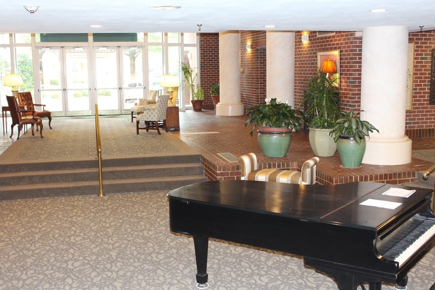 More Photos Of 215 Brooke Ave, Norfolk Office Residential For Sale