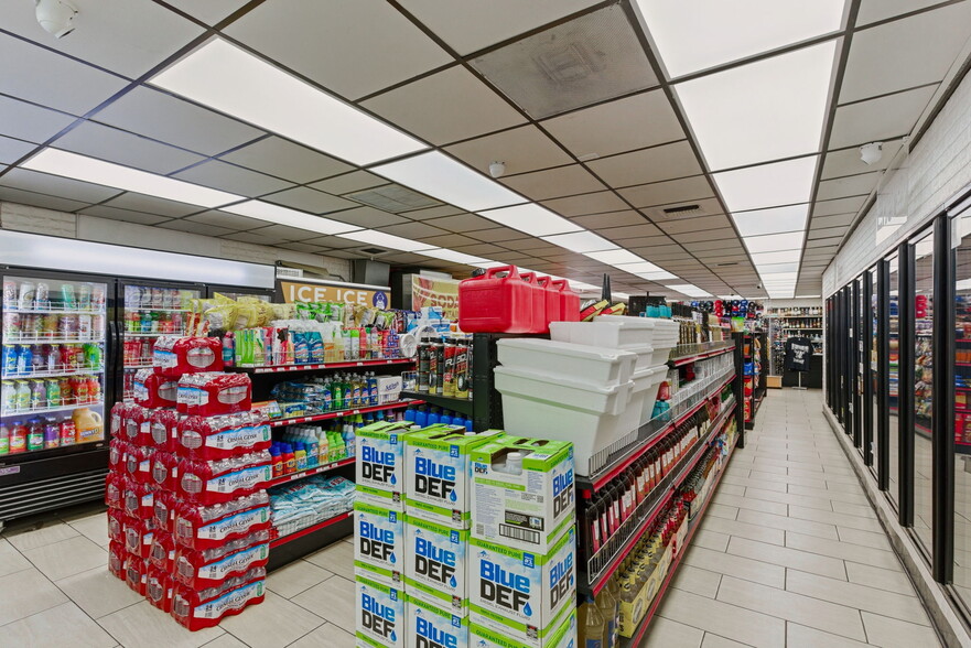 More Photos Of 8101 E Brundage Ln, Bakersfield Service Station For Sale