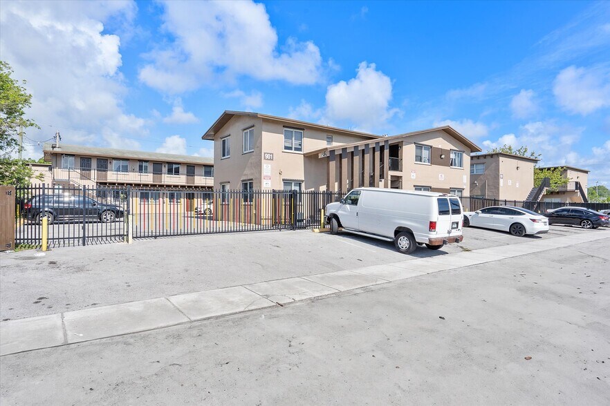 More Photos Of 901-951 NW 8th Ave, Pompano Beach Apartments For Sale