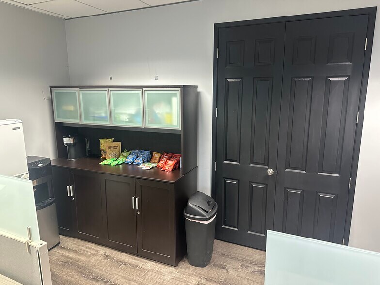 More Photos Of 6B Liberty, Aliso Viejo Office For Sale