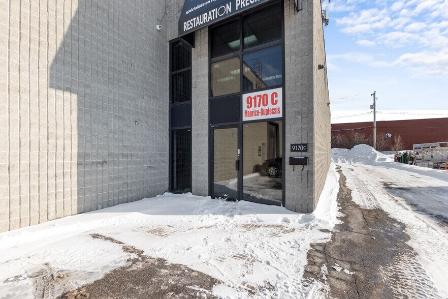 More Photos Of 9170 Boul Maurice-Duplessis, Montréal Warehouse For Lease