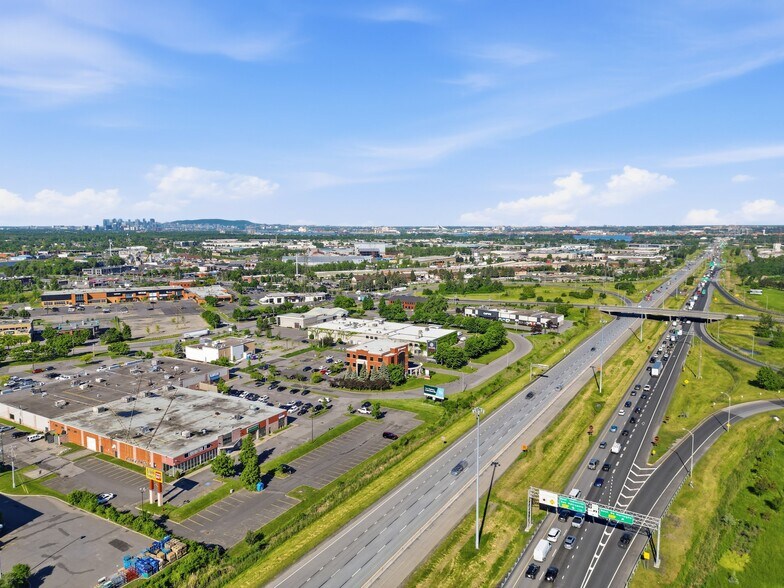More Photos Of 1165 Rue Volta, Boucherville Restaurant For Lease