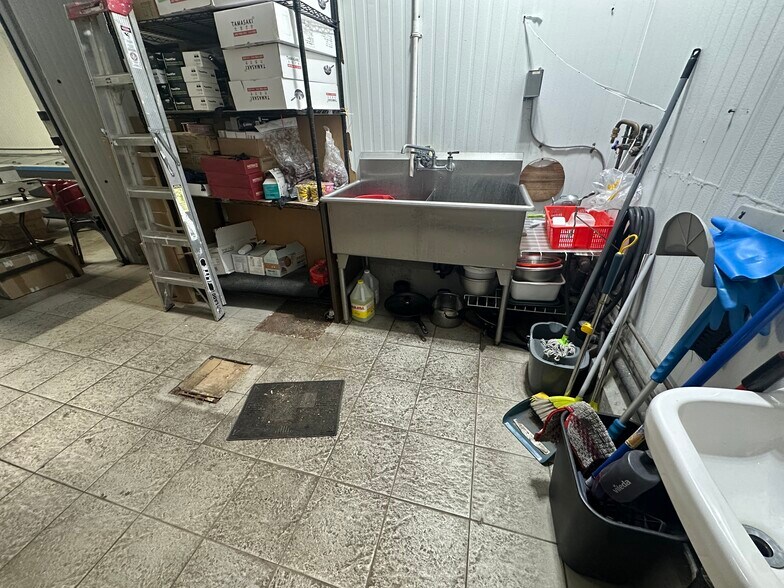 More Photos Of 21 Fairburn Dr, Markham Light Distribution For Sale