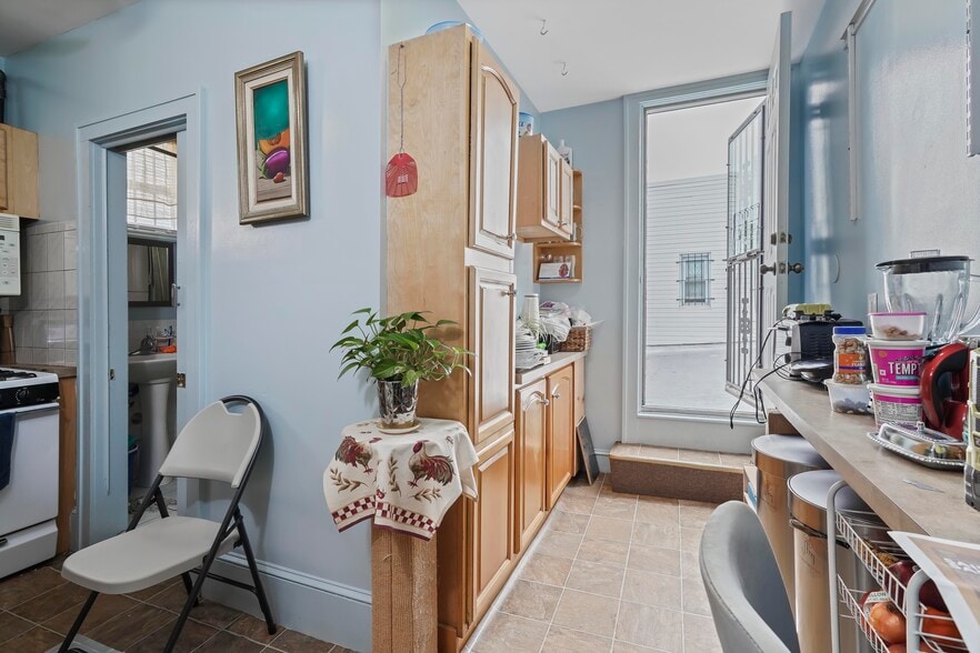 More Photos Of 509 Liberty Ave, Brooklyn Funeral Home For Sale