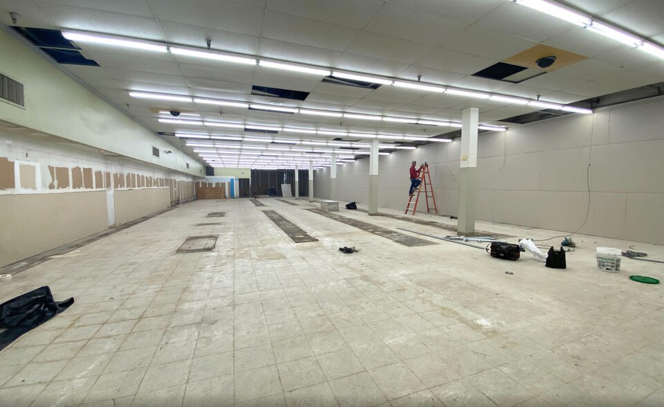 Primary Photo Of 15-08 College Point Blvd, College Point General Retail For Sale