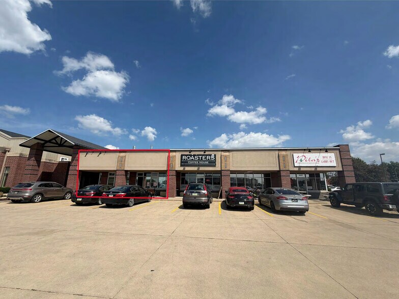 Primary Photo Of 1061 N Center Point Rd, Hiawatha Restaurant For Lease
