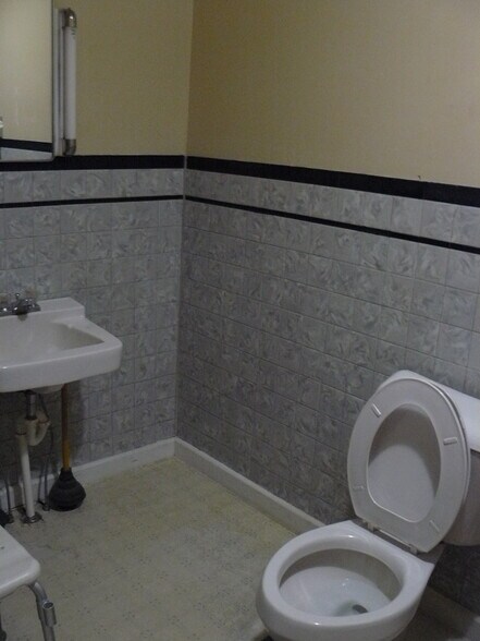 More Photos Of 130 Main St, New Tazewell Storefront Retail Residential For Sale