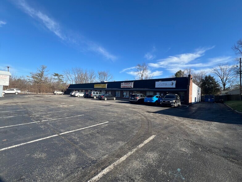 More Photos Of 4221 N Emerson Ave, Indianapolis Freestanding For Lease