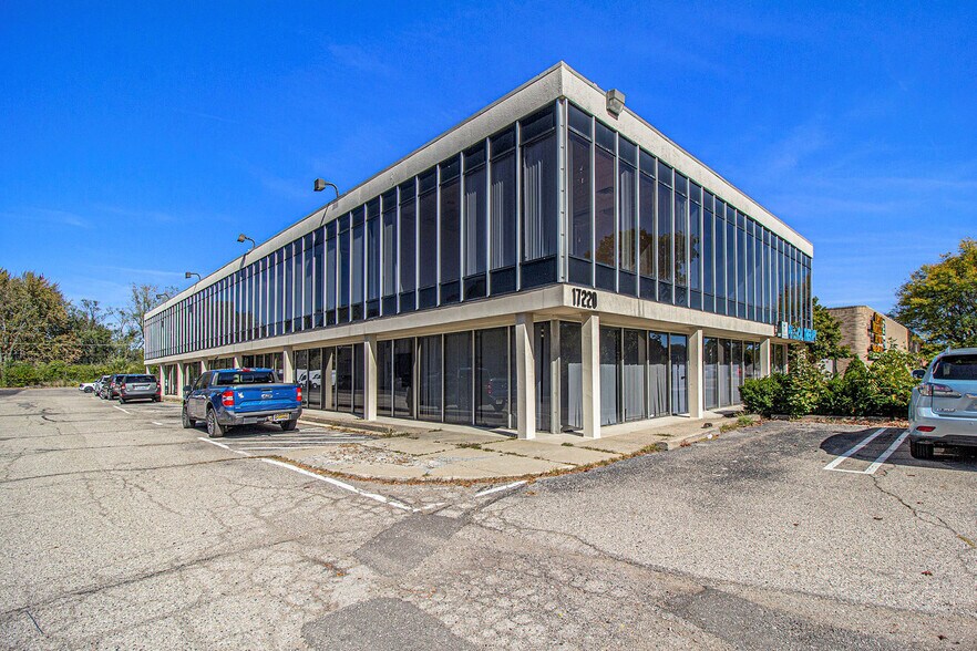 More Photos Of 17220 W 12 Mile Rd, Southfield Office For Sale