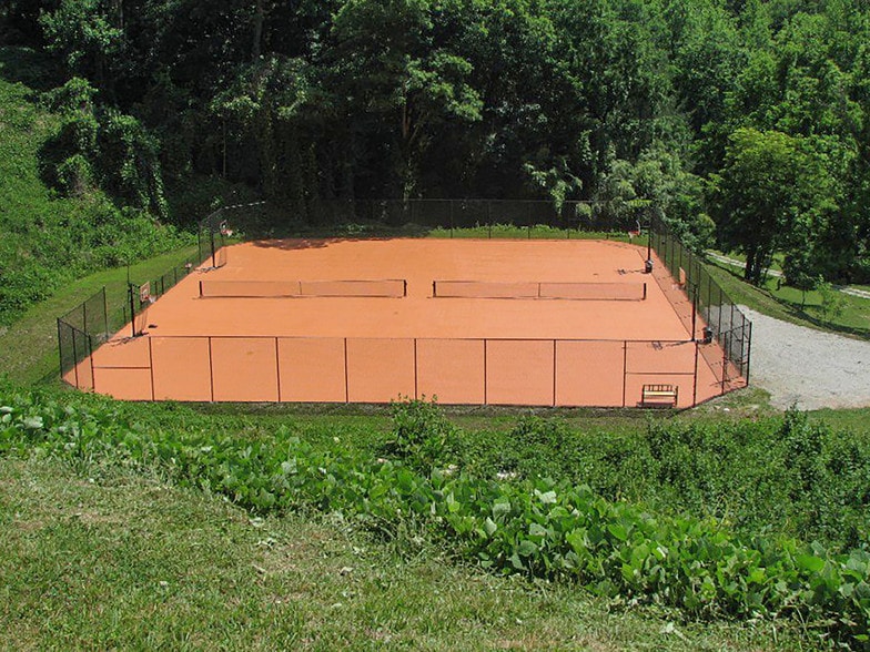 More Photos Of 9400 US-19 W, Bryson City Hotel For Sale