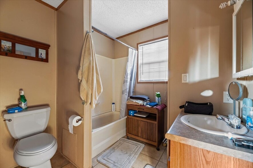 More Photos Of 17500 Hwy 34, Enning Storefront For Sale