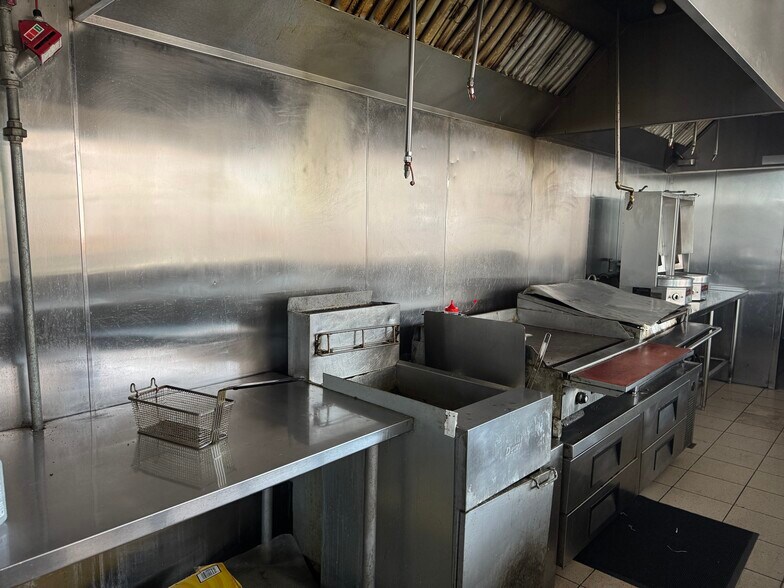 More Photos Of 6301-6501 N Andrews Ave, Fort Lauderdale General Retail For Lease