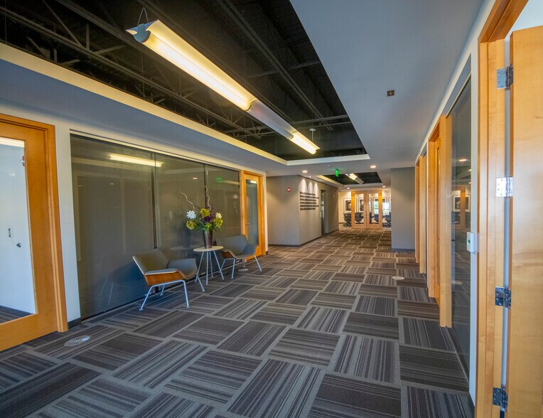 More Photos Of 19865-19866 W 156th St, Olathe Office For Sale