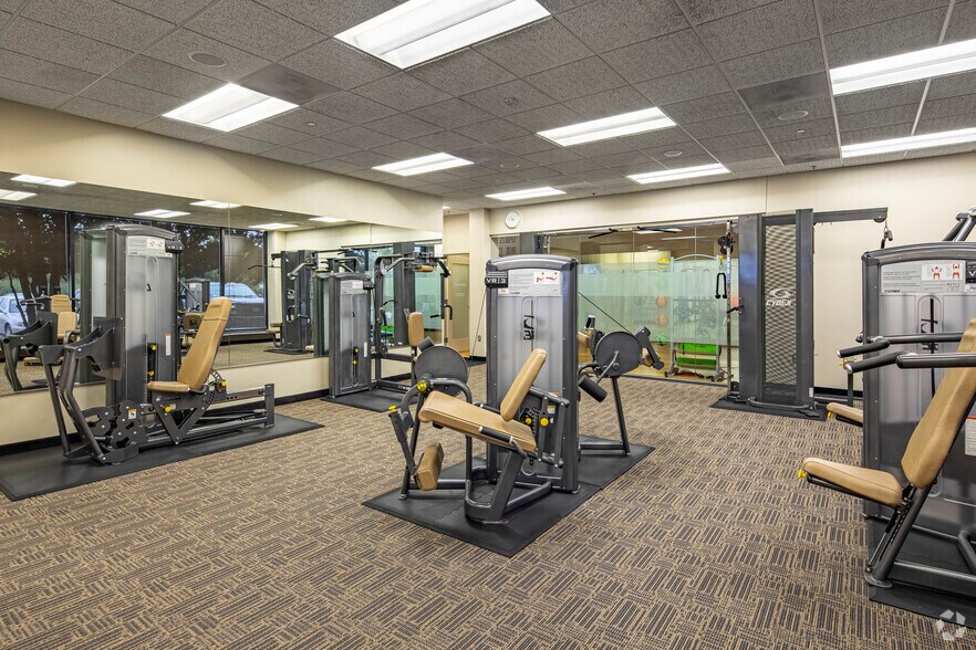 More Photos Of 13873 Park Center Rd, Herndon Office For Lease