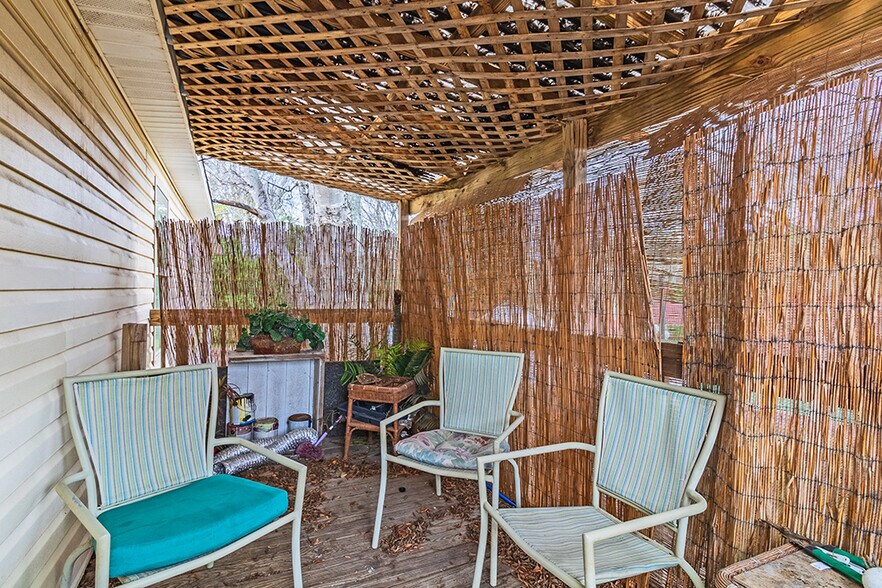 More Photos Of 4849 Mercer University Dr, Macon-Bibb Storefront For Sale