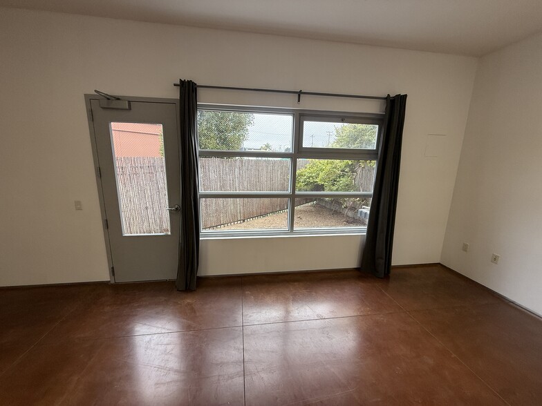 More Photos Of 1331 7th St, Berkeley Loft Creative Space For Sale