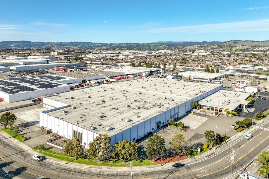More Photos Of 2009-2021 Farallon Dr, San Leandro Warehouse For Lease