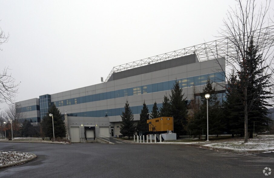 More Photos Of 2500 Solandt Rd, Ottawa Office For Lease