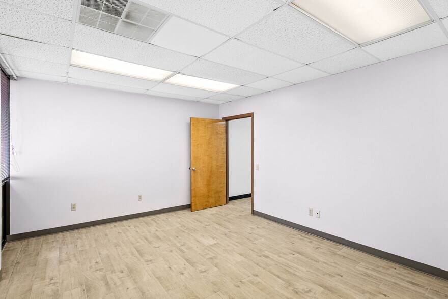 More Photos Of 9502 Computer Dr, San Antonio Medical For Sale