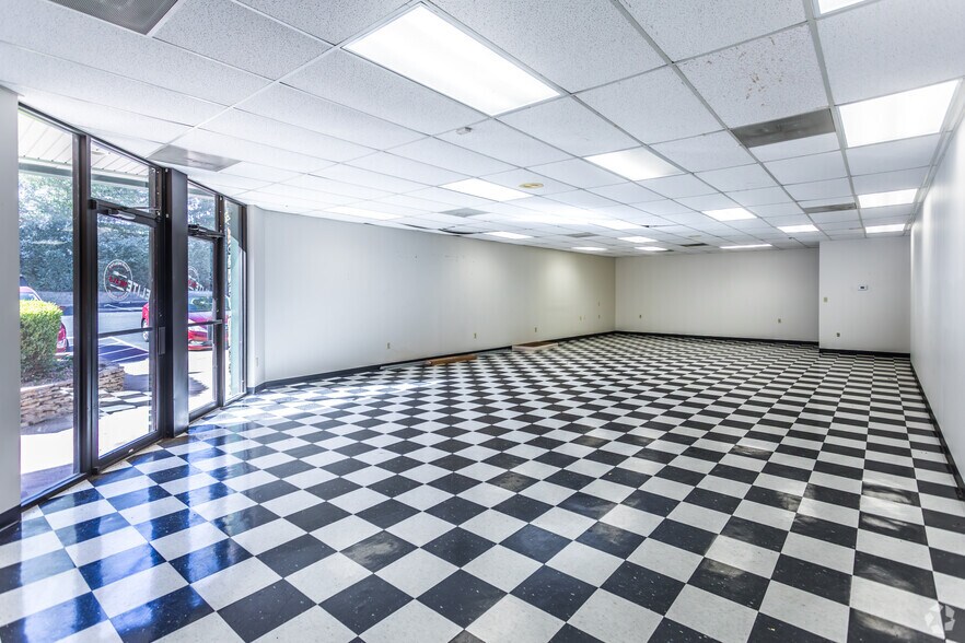 More Photos Of 11215 Hermitage Rd, Little Rock Medical For Sale