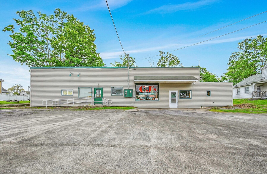 Primary Photo Of 15979 PA-407, Factoryville Storefront Retail Residential For Sale