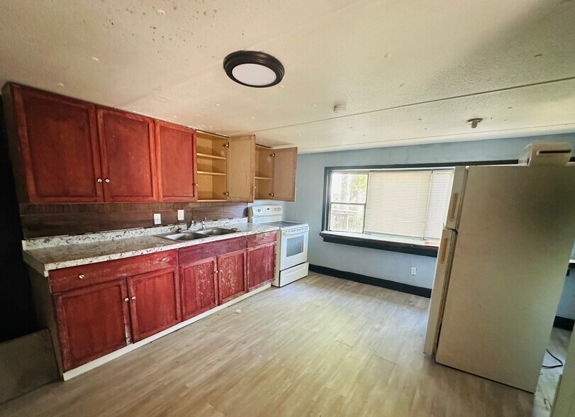 More Photos Of 1025 W Socrum Loop Rd, Lakeland Manufactured Housing Mobile Home Park For Sale