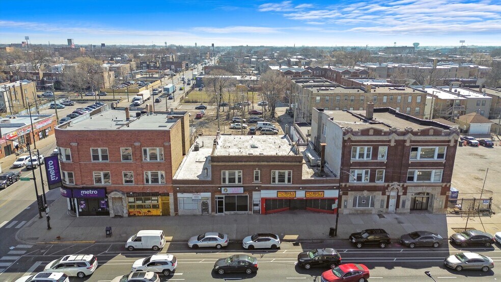 Primary Photo Of 4805 W Madison St, Chicago Storefront For Sale